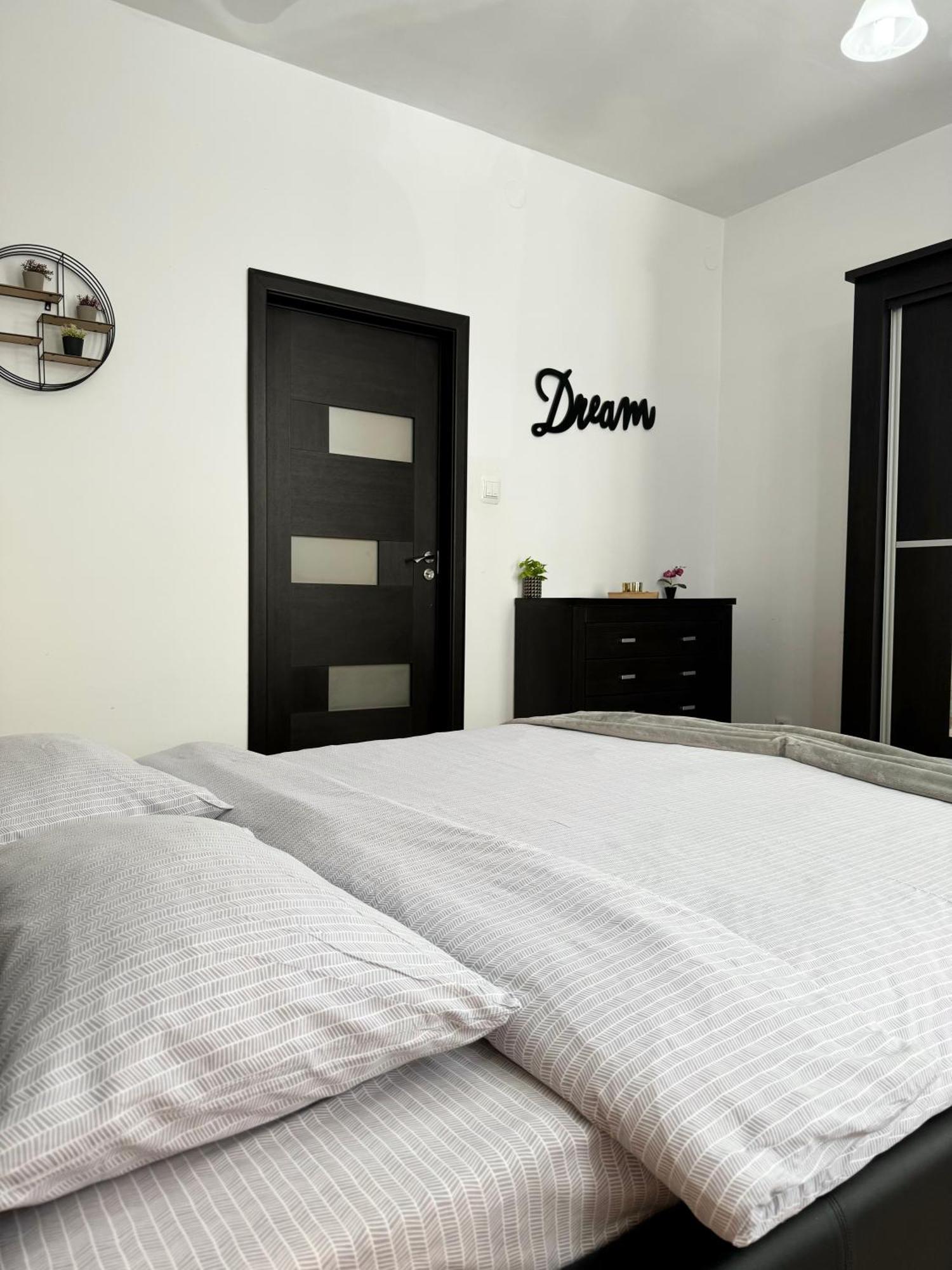 Ada'S Luxury Apartament&Studio - Old City Braşov Exterior foto